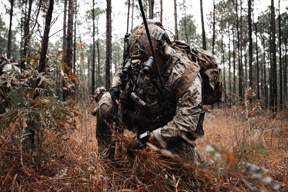 Special Operations Forces Train With Conventional Units During Validation Exercise