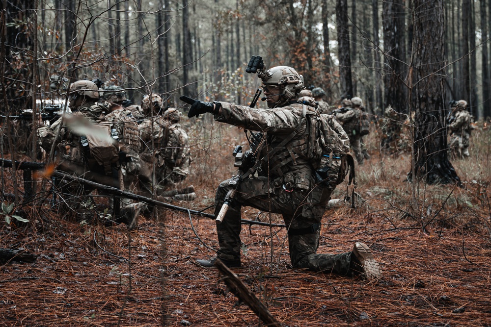 Special Operations Forces Train With Conventional Units During Validation Exercise