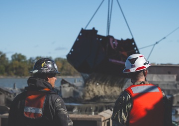 Dredging Toledo Harbor's Federal Navigation Channel