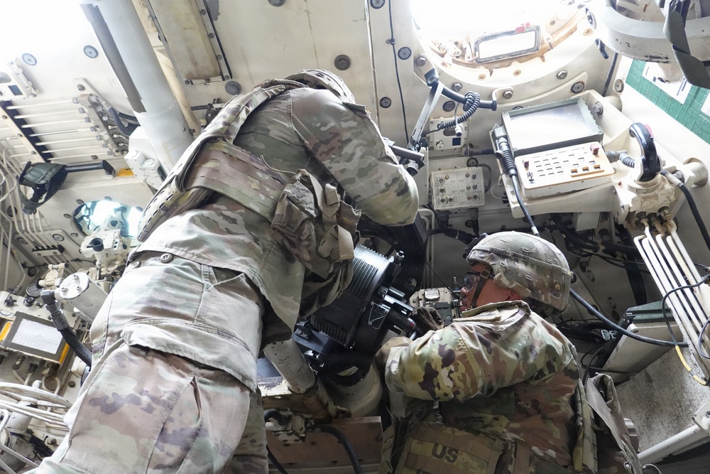 Iron Heroes: 1st Armored Division Artillery Crews Battle for 'Best Paladin' Title at Fort Bliss