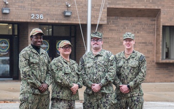 SWESC Sailors respond to overturned car on Veterans Day