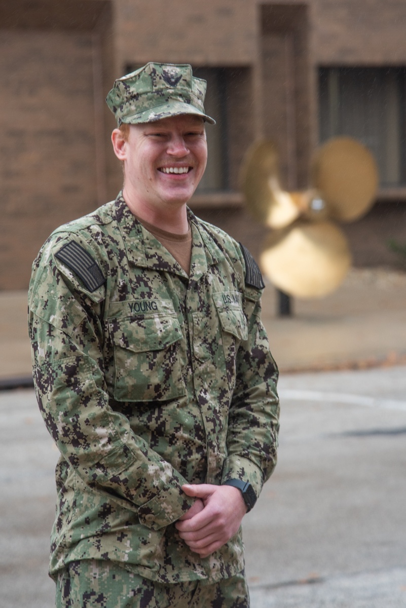 Surface Warfare Engineering Schools Command (SWESC) Great Lakes Sailors respond to overturned car on Veterans Day