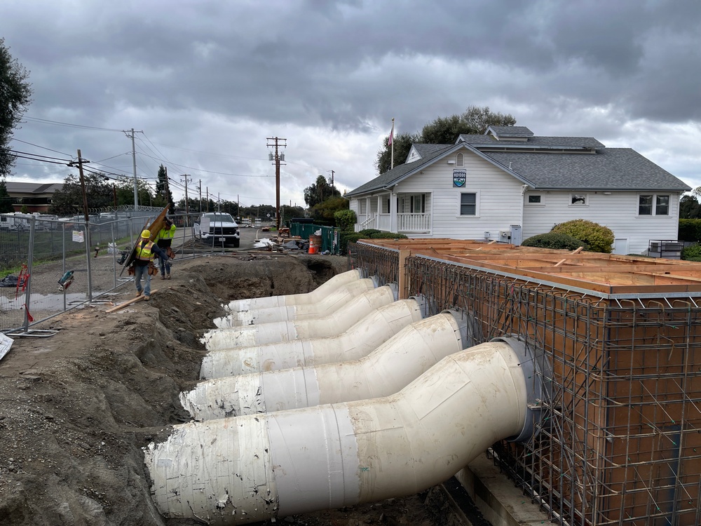 Rains pause work along Natomas Reach A, but pumping plant valve vault work continues