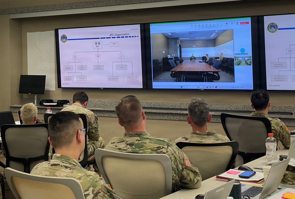 U.S. Strategic Command JEC Director addresses IOQC students