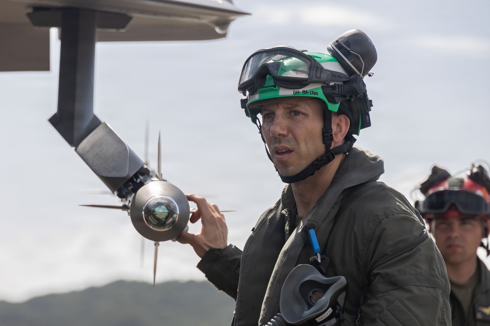 MAG-13 CO visits VMFA-225 in Puerto Rico