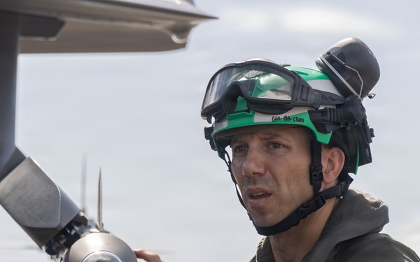 MAG-13 CO visits VMFA-225 in Puerto Rico