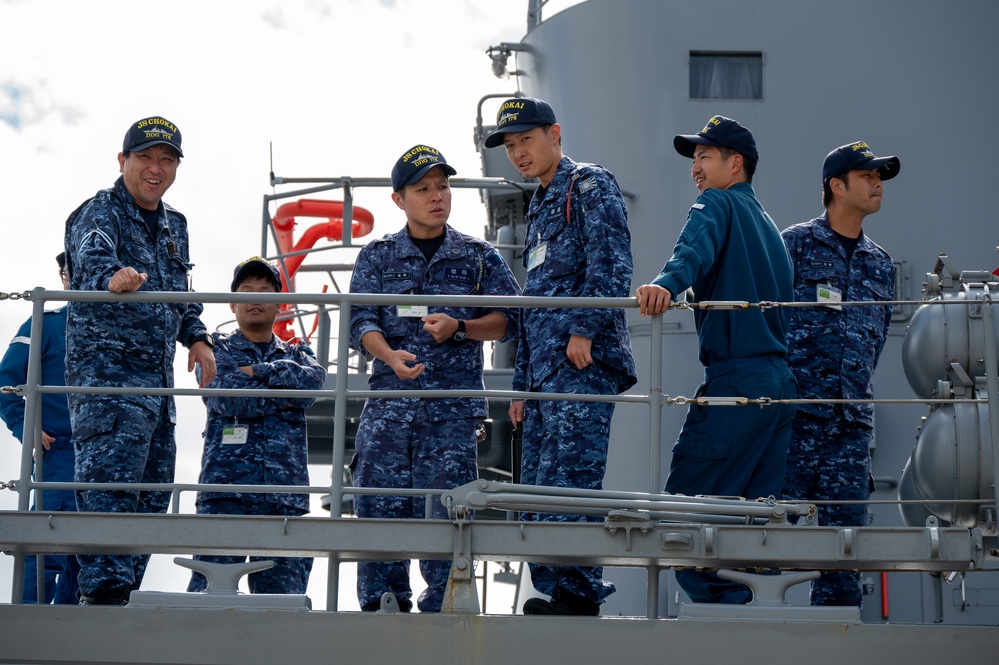 JS Chokai (DDG 176) Arrives at Naval Base San Diego