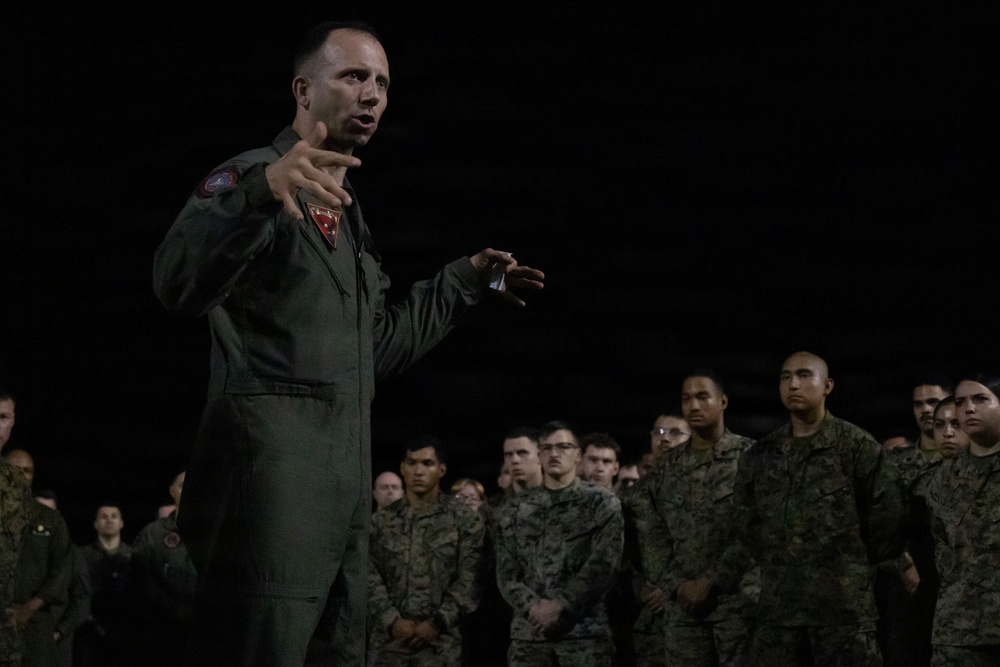 MAG-13 CO visits VMFA-225 in Puerto Rico