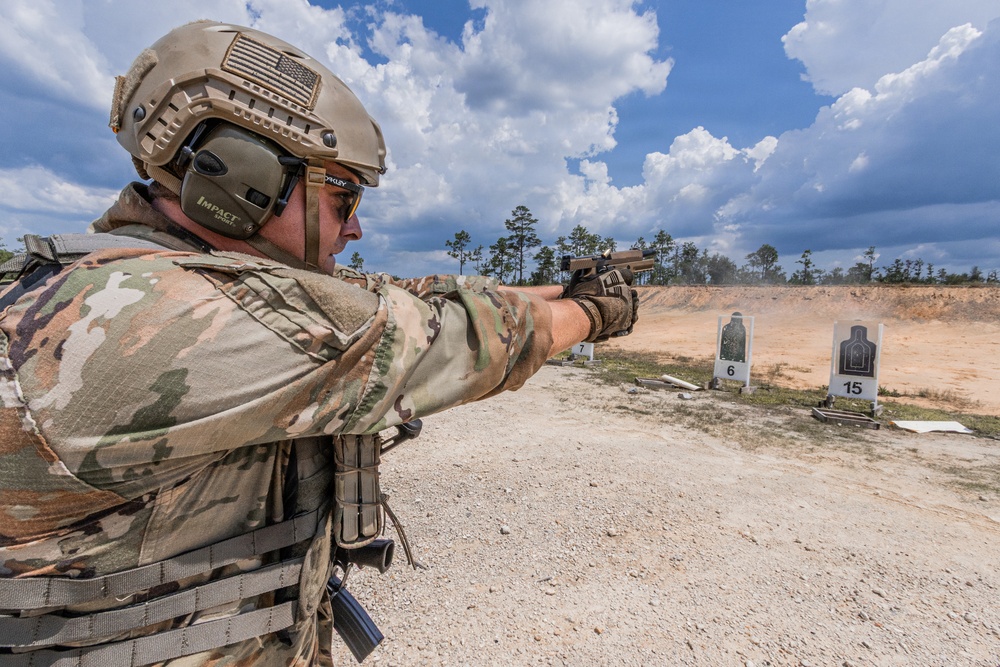 7th Special Forces Group (Airborne) HHC soldiers conduct training