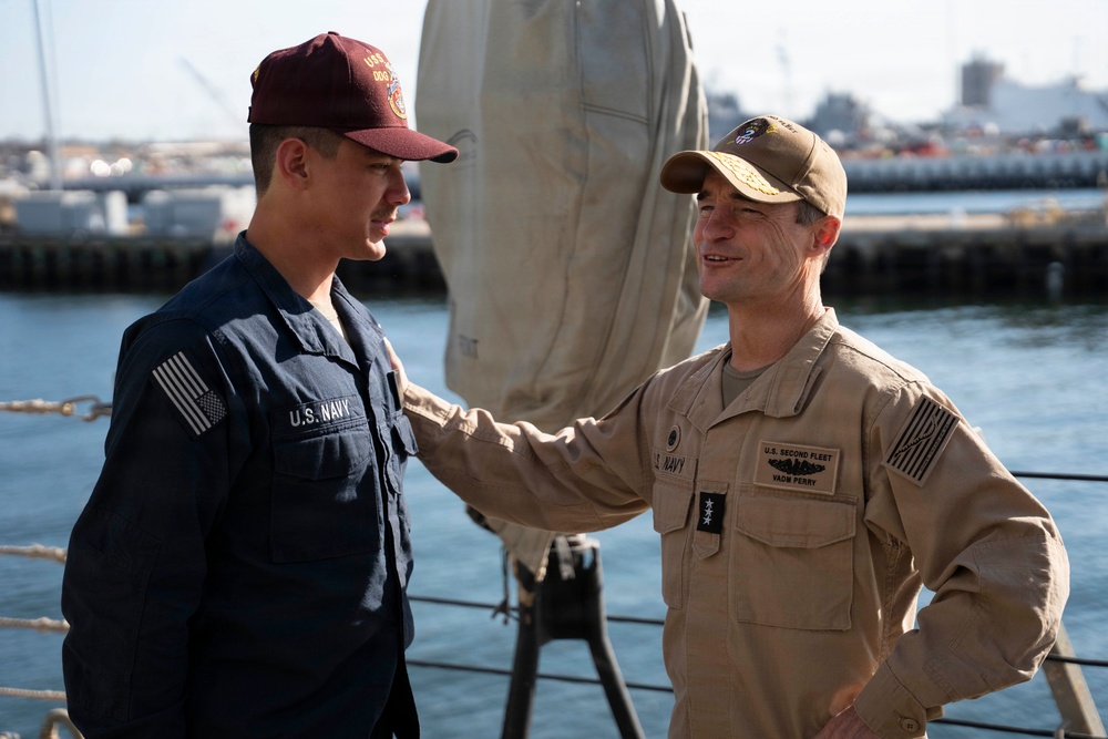 Commander, U.S. 2nd Fleet Visits USS Cole, USS Ross