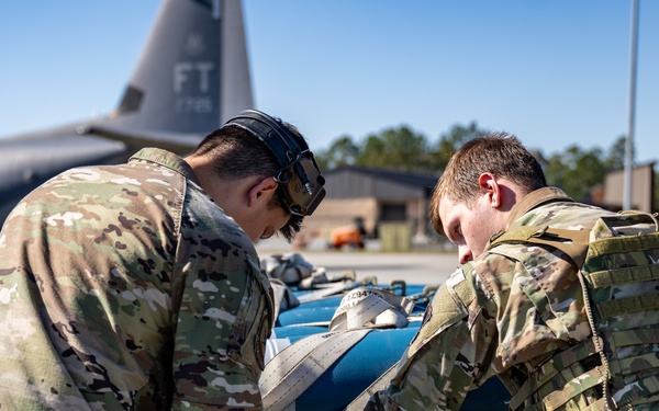 Airmen Gear Up for Contingency Location Operations in MT 26-1