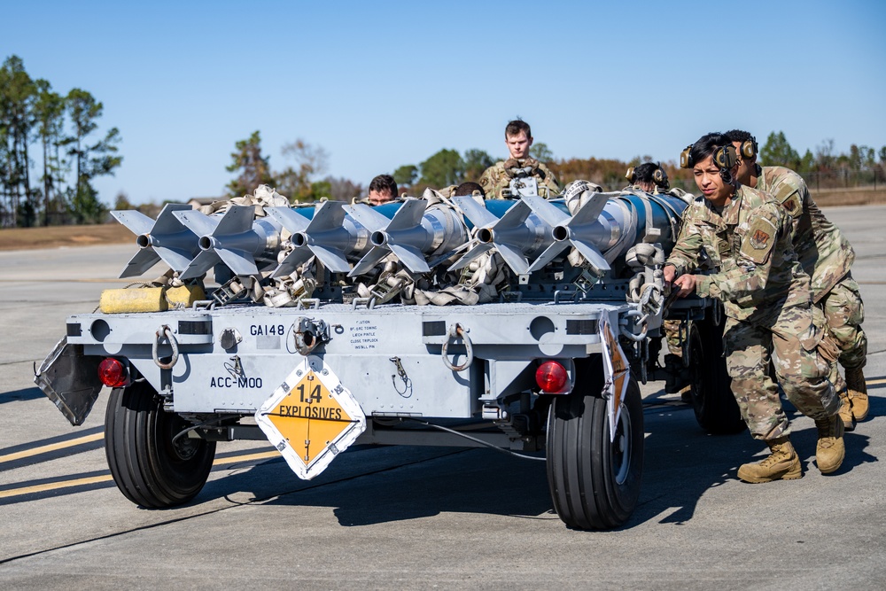 Airmen Gear Up for Contingency Location Operations in MT 26-1