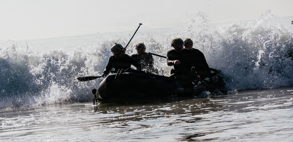 EODMU-11 Conducts Surf Passage Training