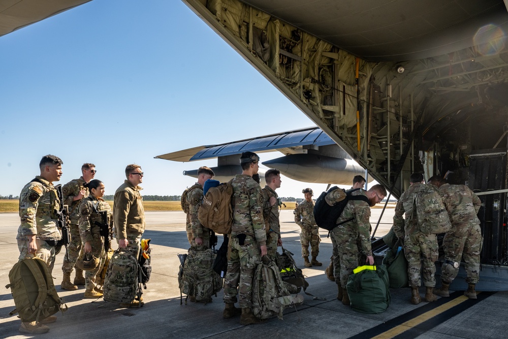 Airmen Gear Up for Contingency Location Operations in MT 26-1
