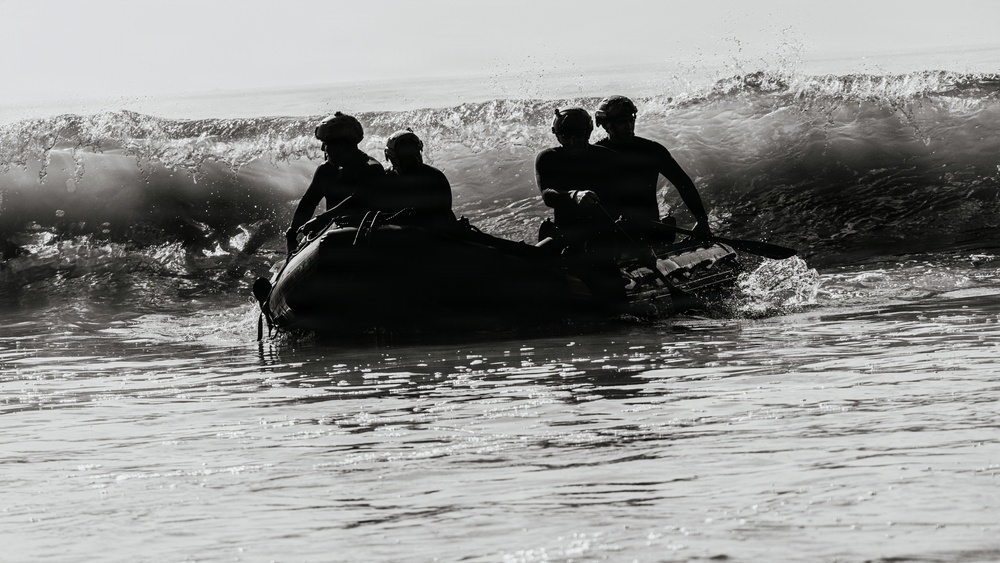 EODMU-11 Conducts Surf Passage Training