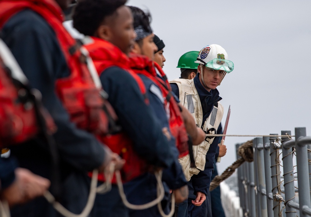 USS Boxer conducts FAS with USS Charleston
