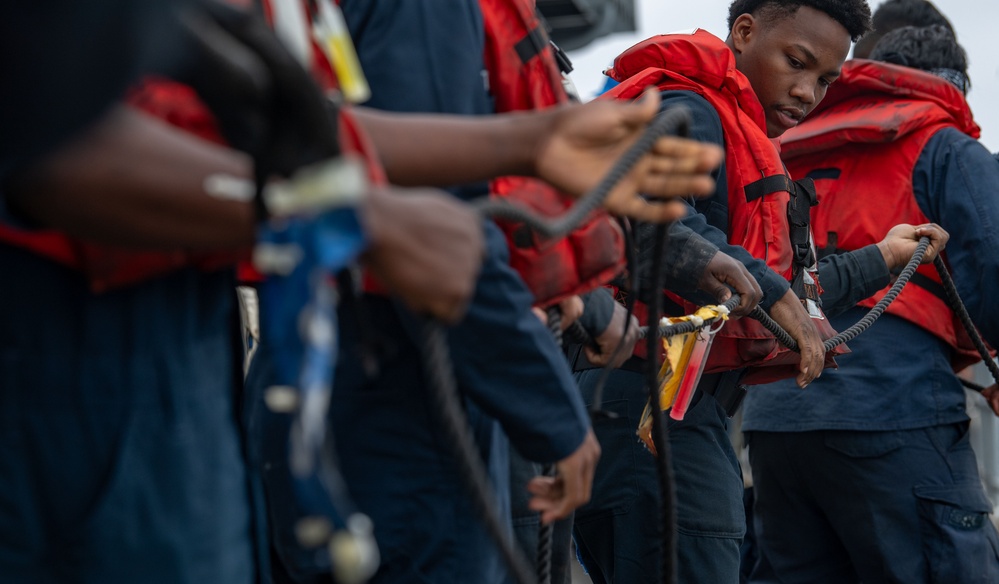 USS Boxer conducts FAS with USS Charleston
