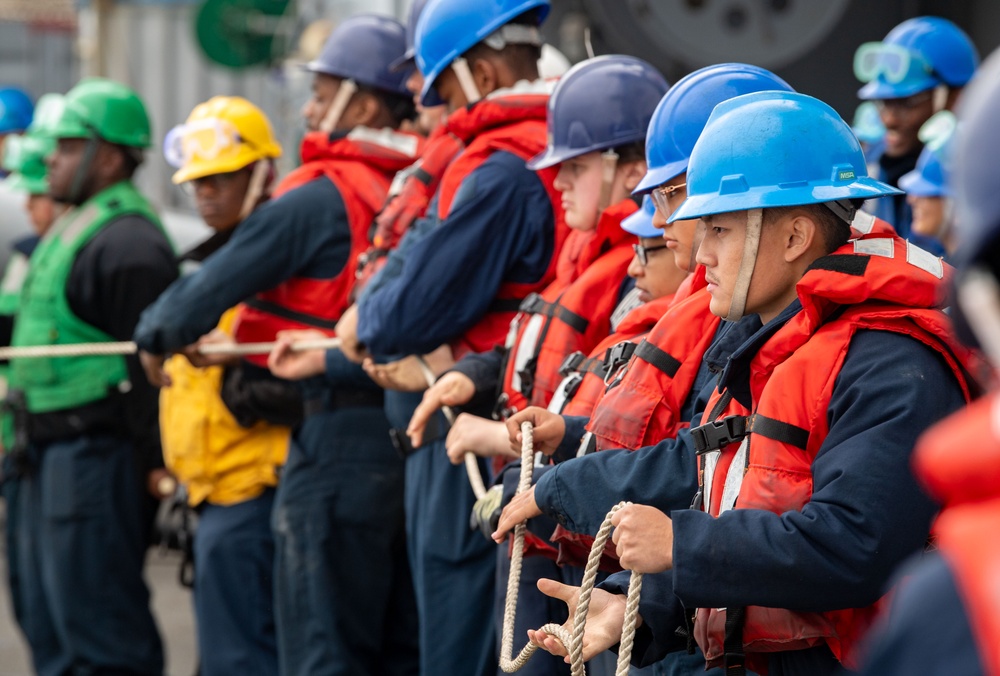 USS Boxer conducts FAS with USS Charleston