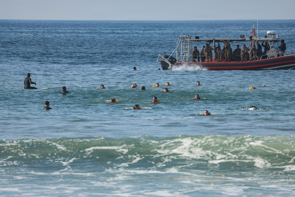 2nd Bn., 4th Marines, 3rd AA Bn conduct surf qualification