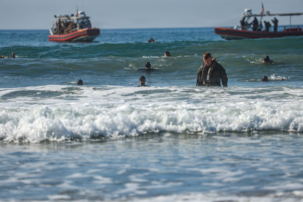 2nd Bn., 4th Marines, 3rd AA Bn conduct surf qualification