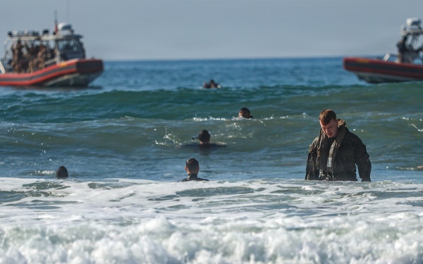 2nd Bn., 4th Marines, 3rd AA Bn conduct surf qualification