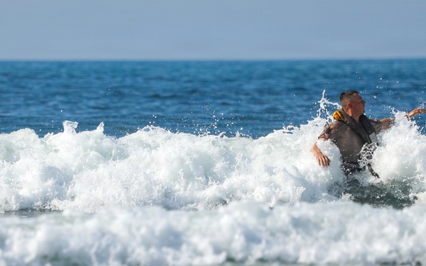 2nd Bn., 4th Marines, 3rd AA Bn conduct surf qualification