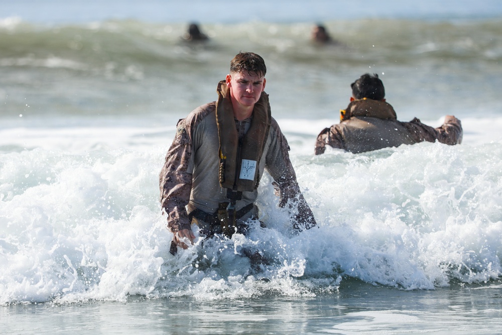 2nd Bn., 4th Marines, 3rd AA Bn conduct surf qualification