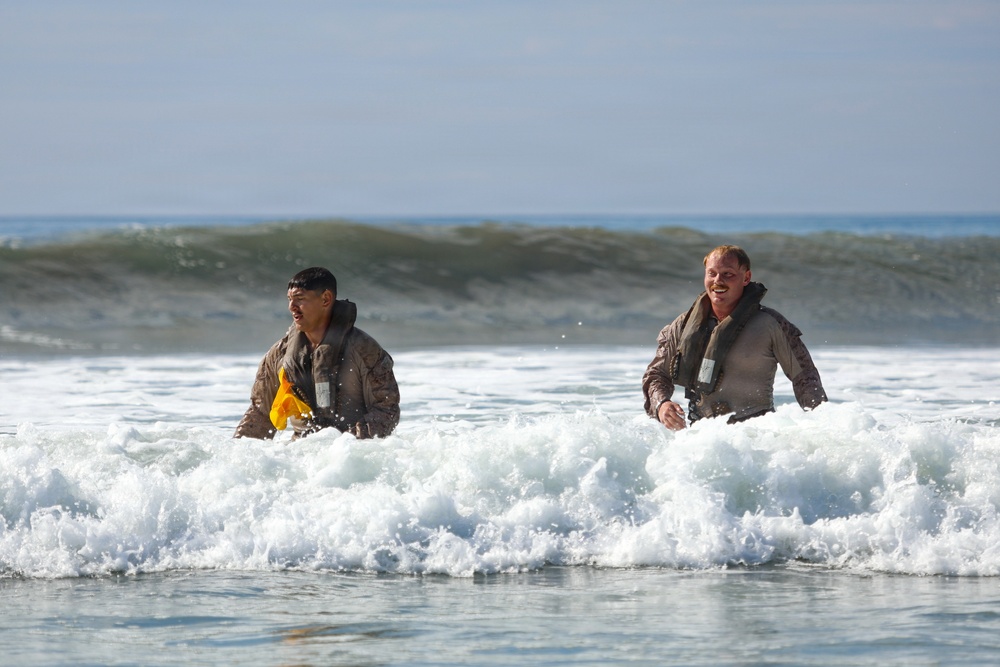 2nd Bn., 4th Marines, 3rd AA Bn conduct surf qualification