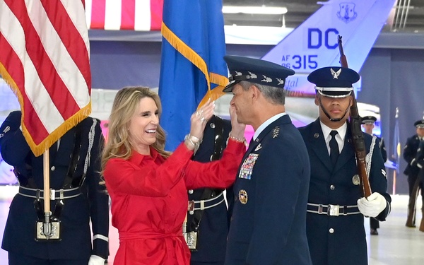 Gen. Wilsbach Becomes 24th Chief of Staff