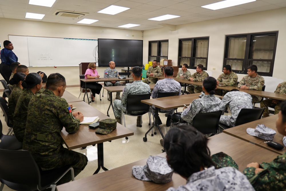 Armed Forces of the Philippines visits University of Guam
