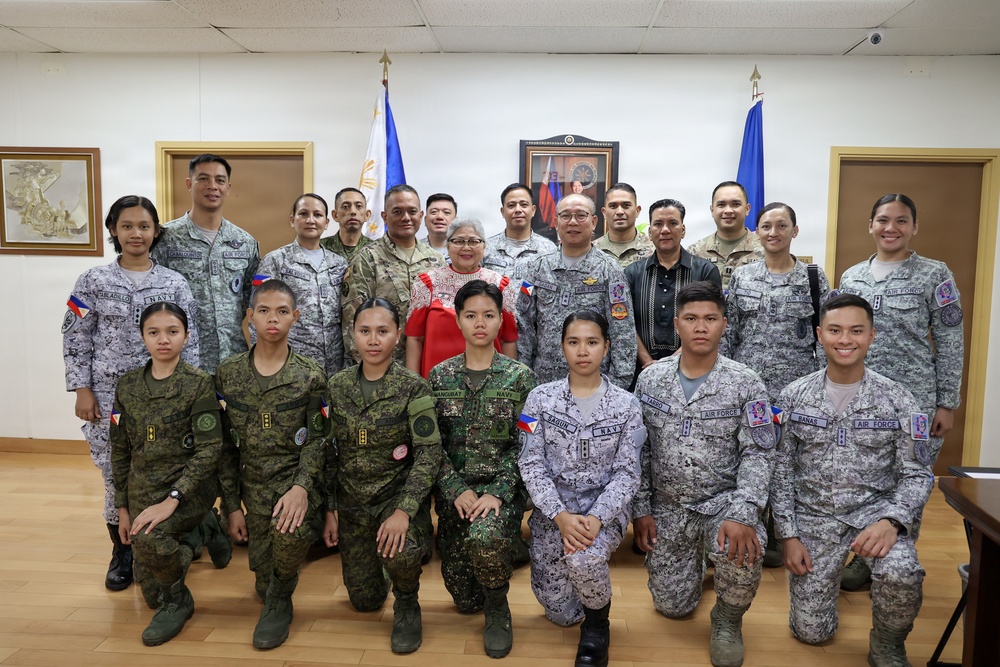 Armed Forces of the Philippines meets with Philippine Consulate General