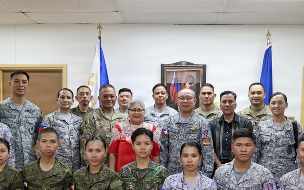 Armed Forces of the Philippines meets with Philippine Consulate General