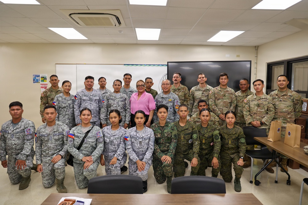 Armed Forces of the Philippines visits University of Guam