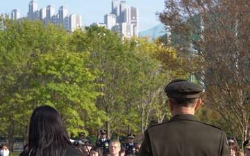 General Pak gives speech at memorial ceremony