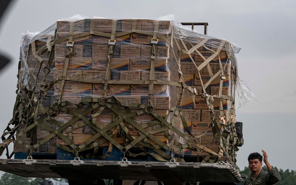 374 AW Log-QRF conducts first real-world deployment during Philippine typhoon response