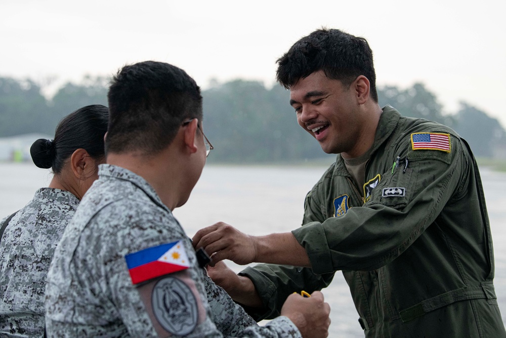 374 AW Log-QRF conducts first real-world deployment during Philippine typhoon response