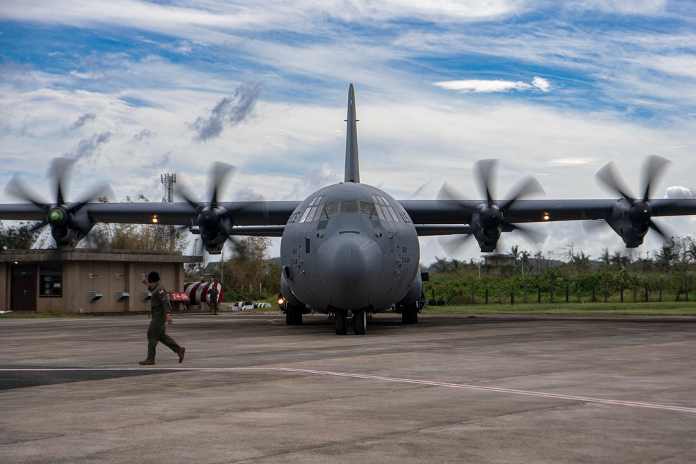 374 AW Log-QRF conducts first real-world deployment during Philippine typhoon response