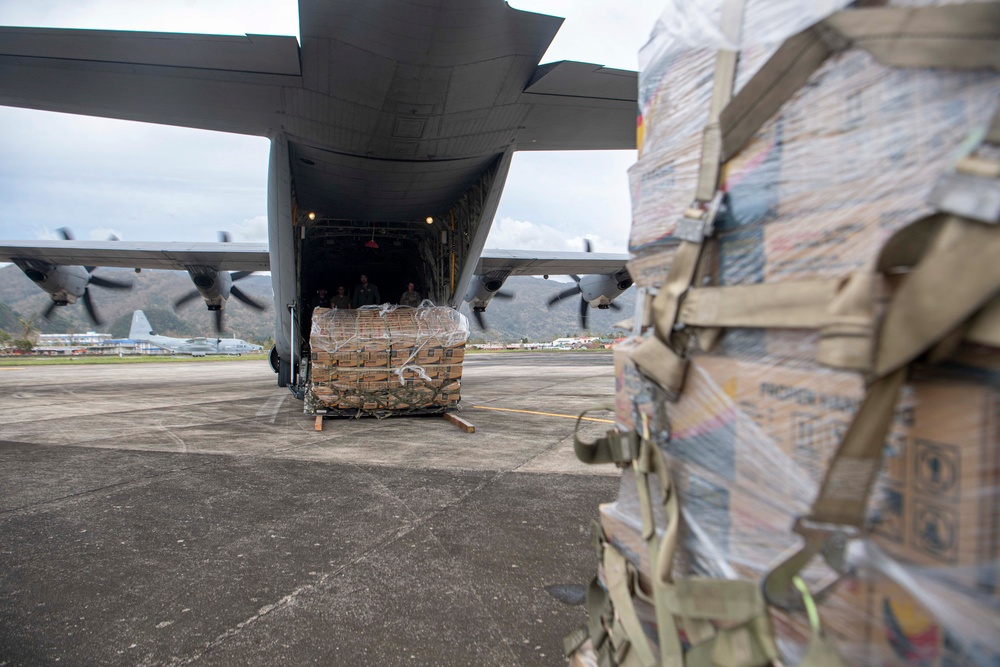 374 AW Log-QRF conducts first real-world deployment during Philippine typhoon response