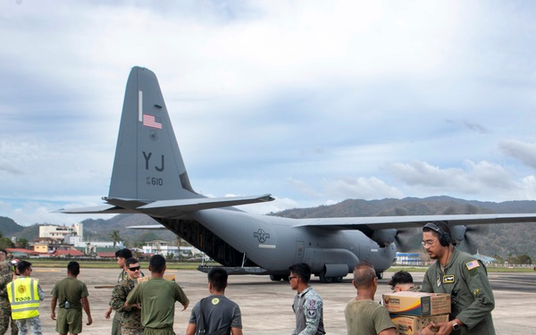 374 AW Log-QRF conducts first real-world deployment during Philippine typhoon response