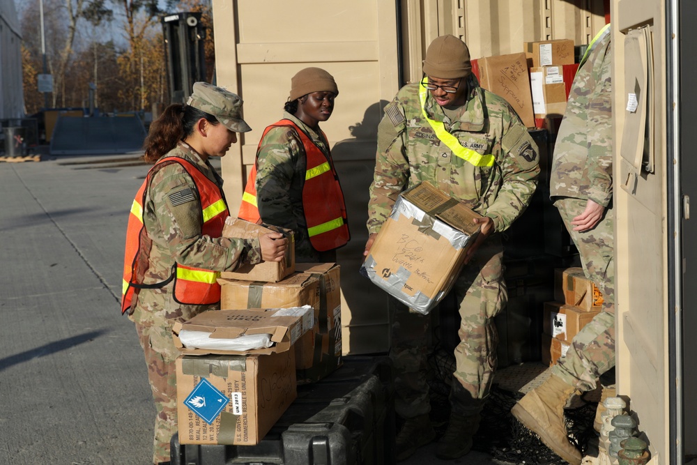 101st Airborne Division Conducts Redeployment Operations