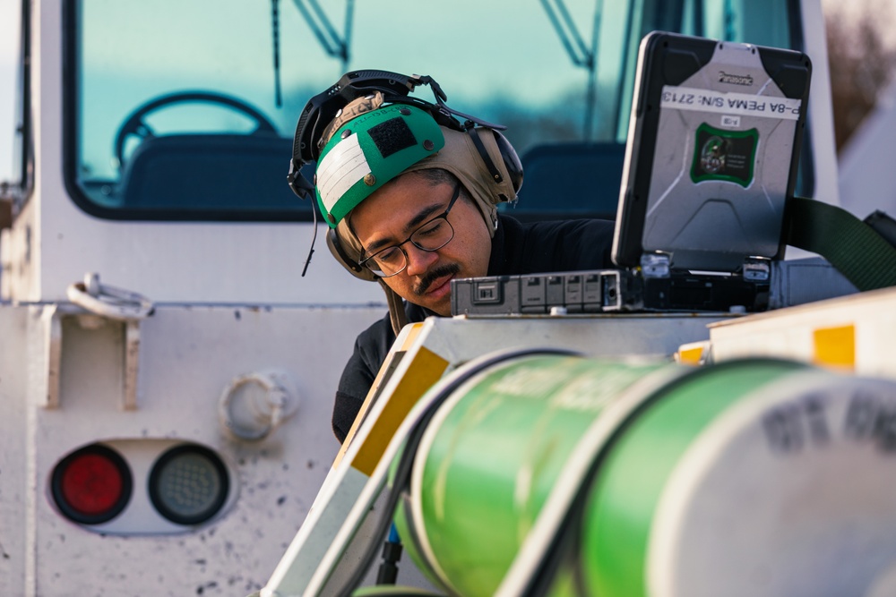 VX-1 Sailors conduct routine maintenance