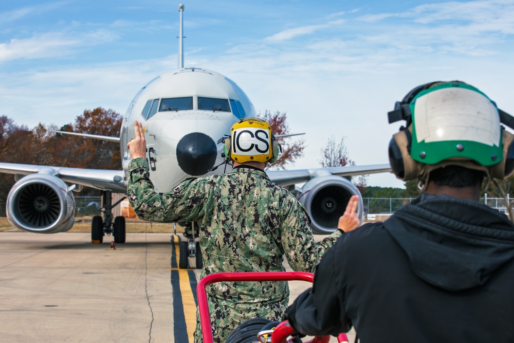 VX-1 Sailors conduct routine maintenance