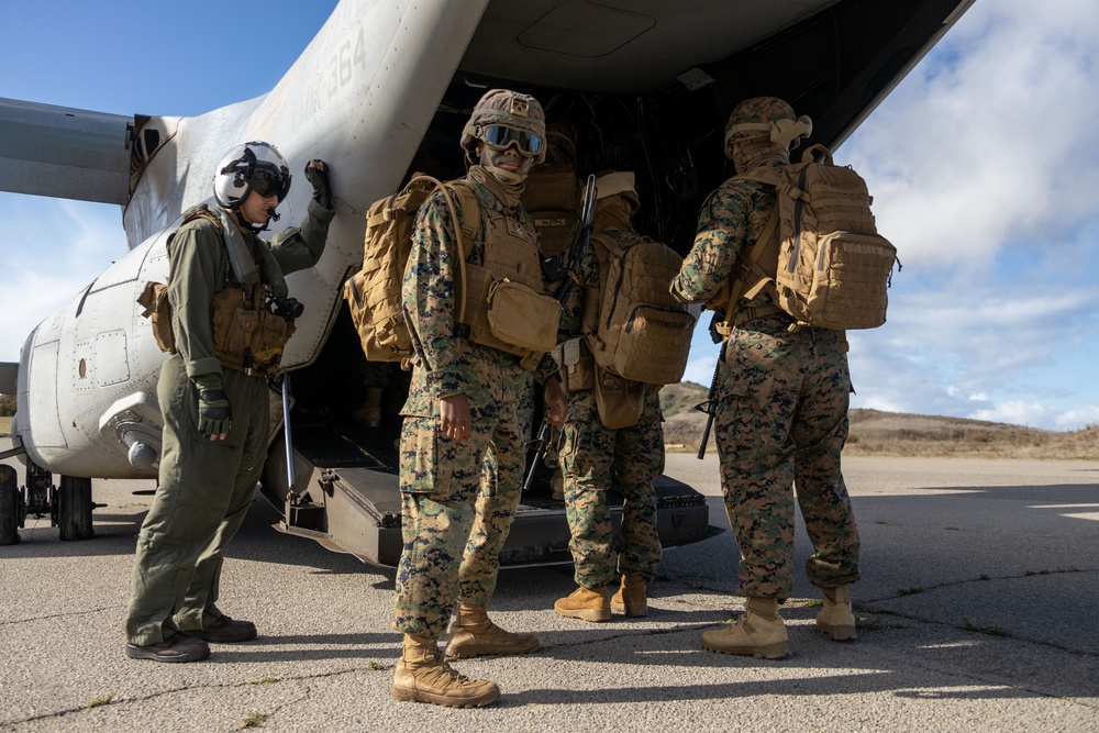 9th Communication Battalion Conducts Simulated Raid