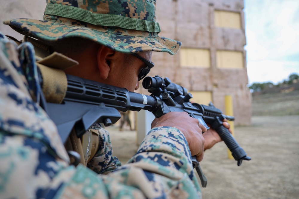 9th Communication Battalion Conducts Simulated Raid