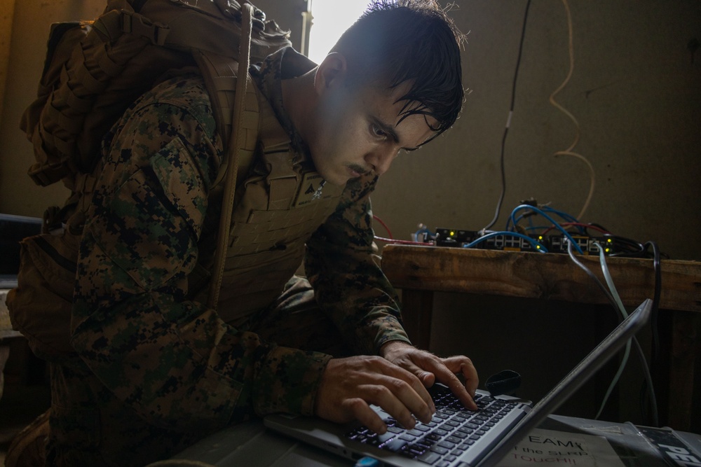 9th Communication Battalion Conducts Simulated Raid