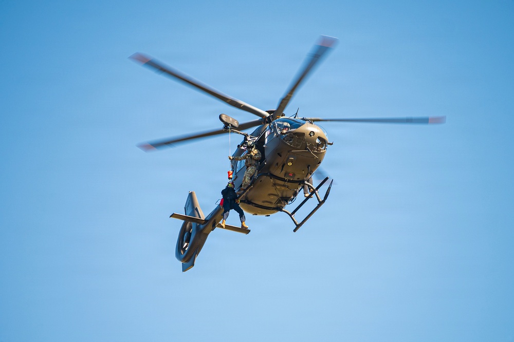 South Carolina National Guard Helicopter Aquatic Rescue Team conducts air-rescue and hoisting training in Pickens County