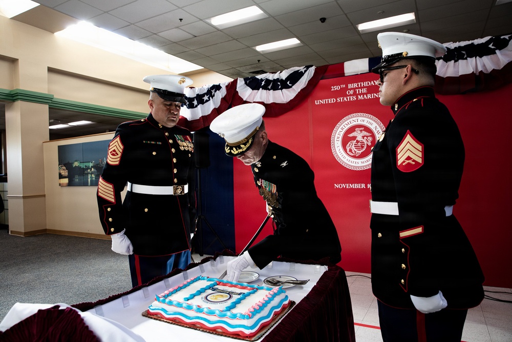NAVSUP WSS marks USMC's 250th birthday in Philadelphia