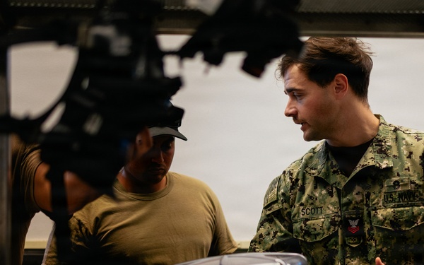 Navy Divers and EOD Technicians Attend Maintenance Course