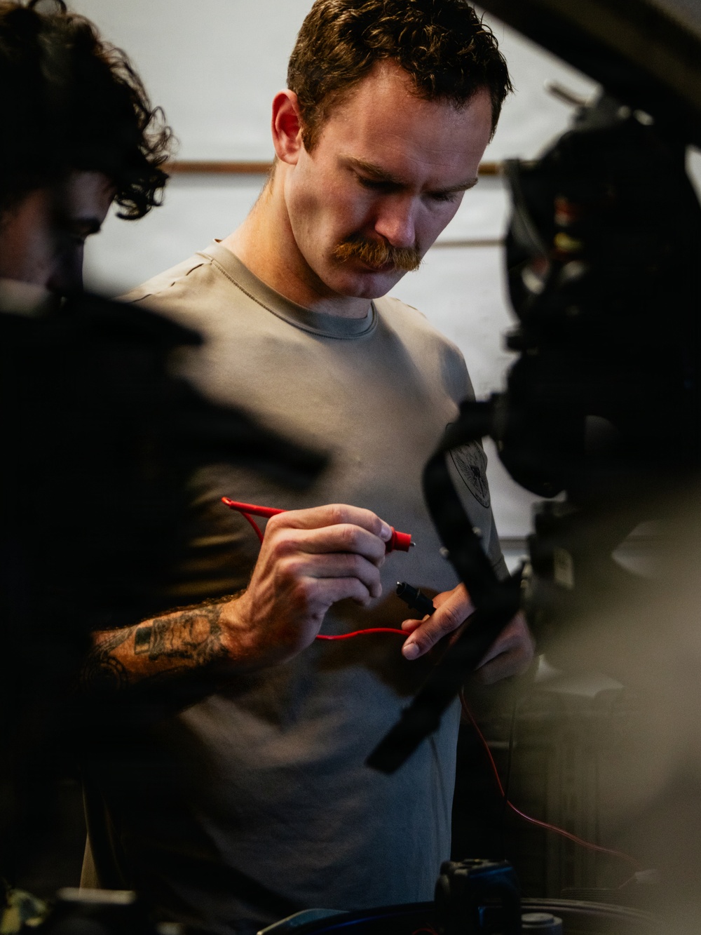 Navy Divers and EOD Technicians Attend Maintenance Course