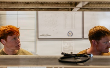 Navy Divers and EOD Technicians Attend Maintenance Course